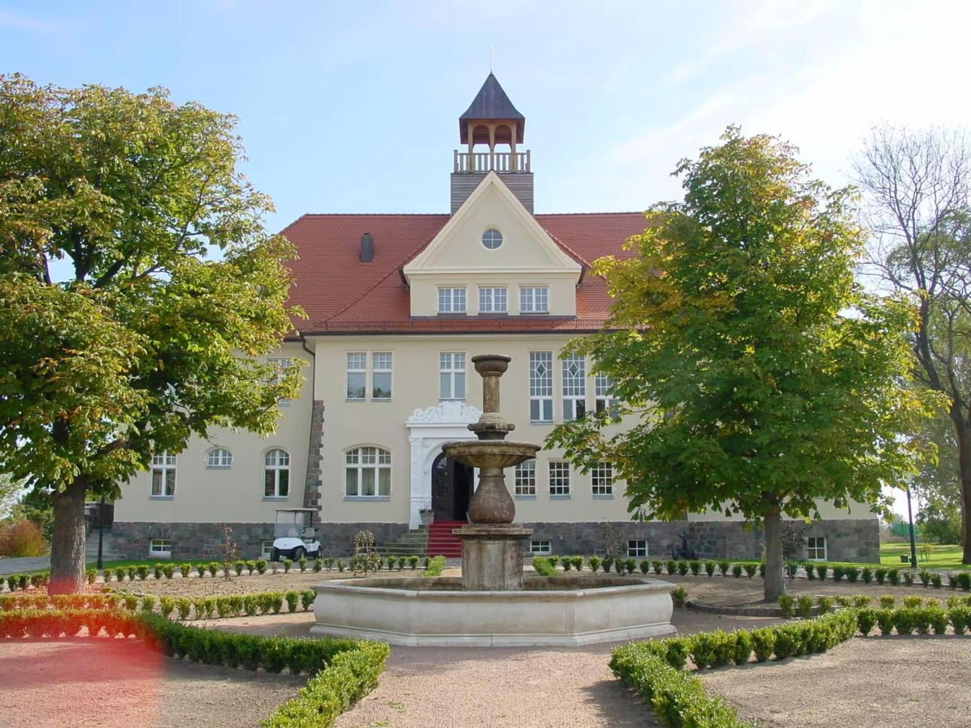 Schloss Krugsdorf Golf & Hotel Exterior foto